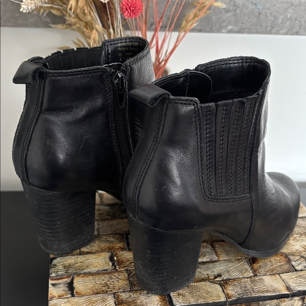 ALDO (6) Leather Ankle Boots Zipper Elastic Gusset 3" Heel Black - US 6 - Picture 4 of 12
